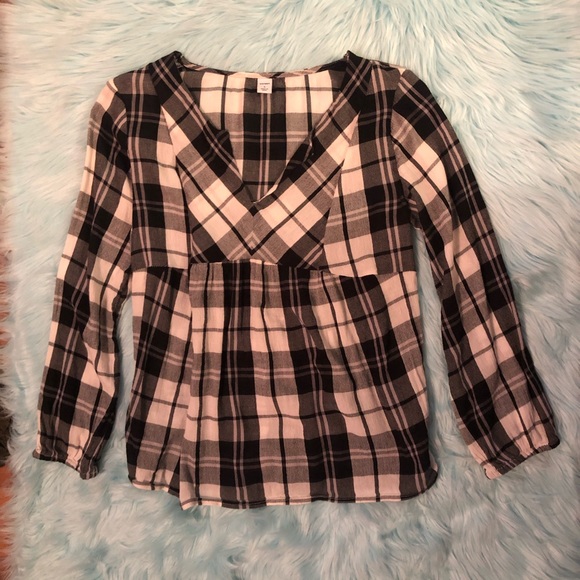 Old Navy Tops - B&W Plaid Old Navy Blouse